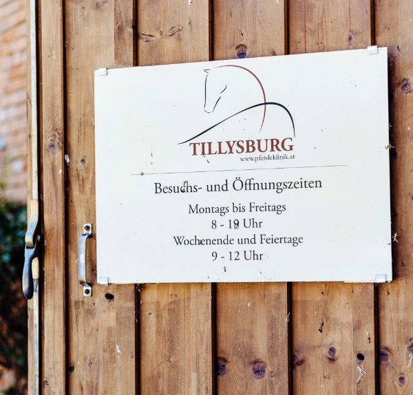 Kontakt zur Pferdeklinik Tillysburg